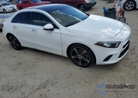 2019 Mercedes-Benz A 220 из США, поврежденный, VIN WDD3G4EB3KW033705